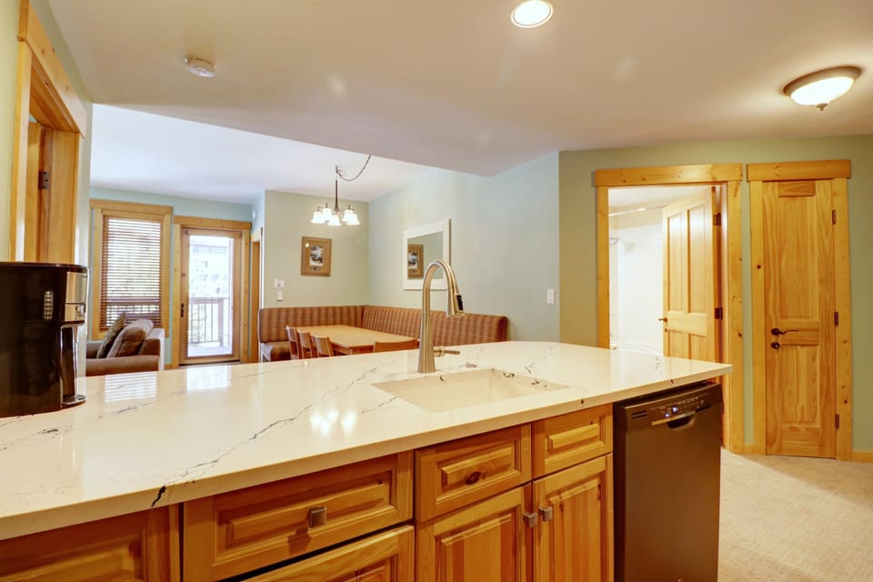 Condo, 2 Bedrooms | Interior