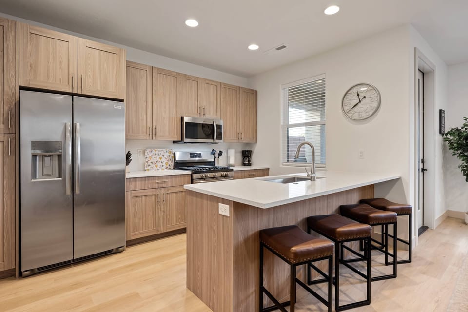 Townhome, 3 Bedrooms | Private kitchen | Coffee/tea maker, fridge, oven, toaster