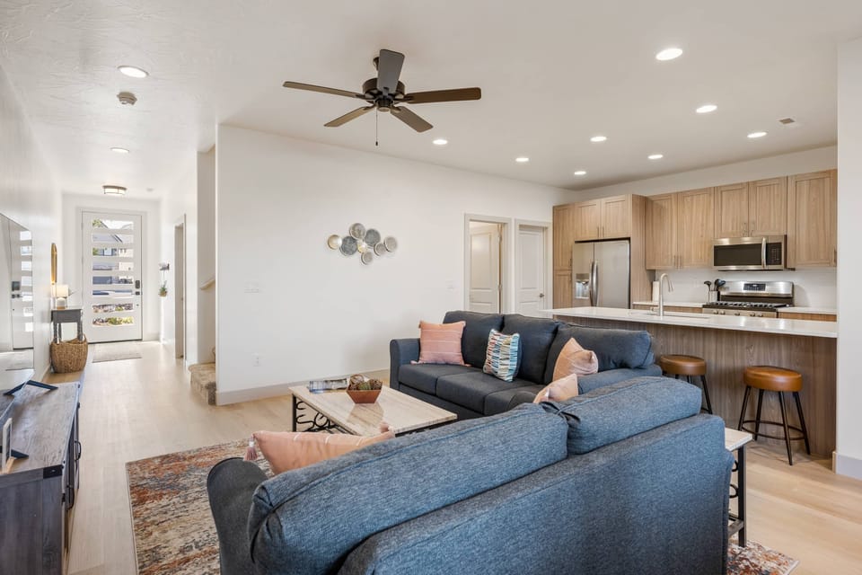 Townhome, 3 Bedrooms | Living area | Smart TV