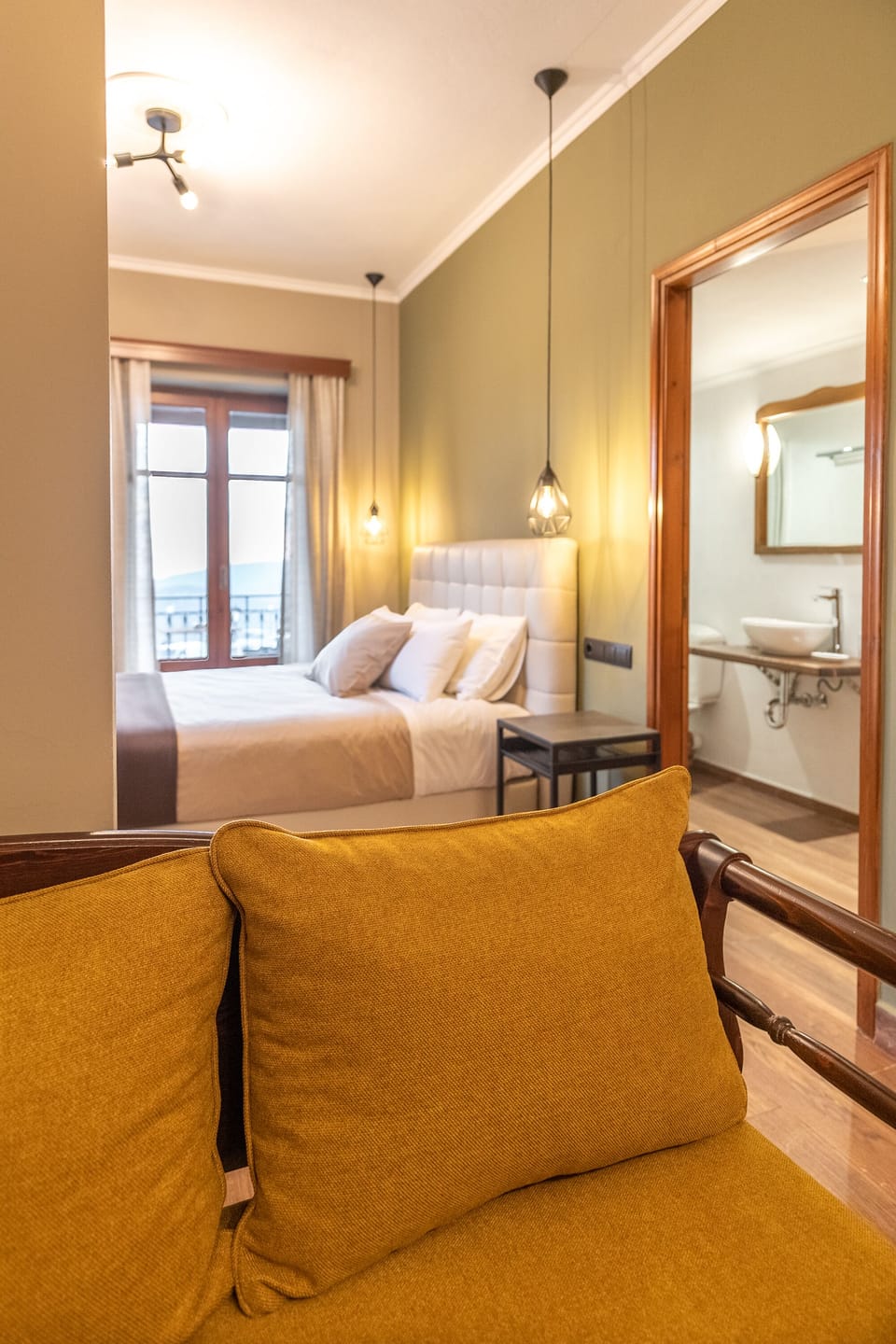 Suite, 1 Bedroom | Iron/ironing board, free cribs/infant beds, free WiFi, bed sheets