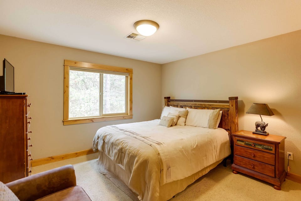 House (5 Bedrooms) | Interior