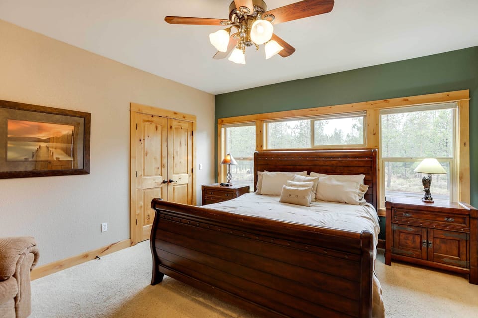 Sunriver Group Getaway: Explore Deschutes Forest! Cottage in Sunriver