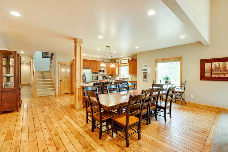 House (5 Bedrooms) | Interior