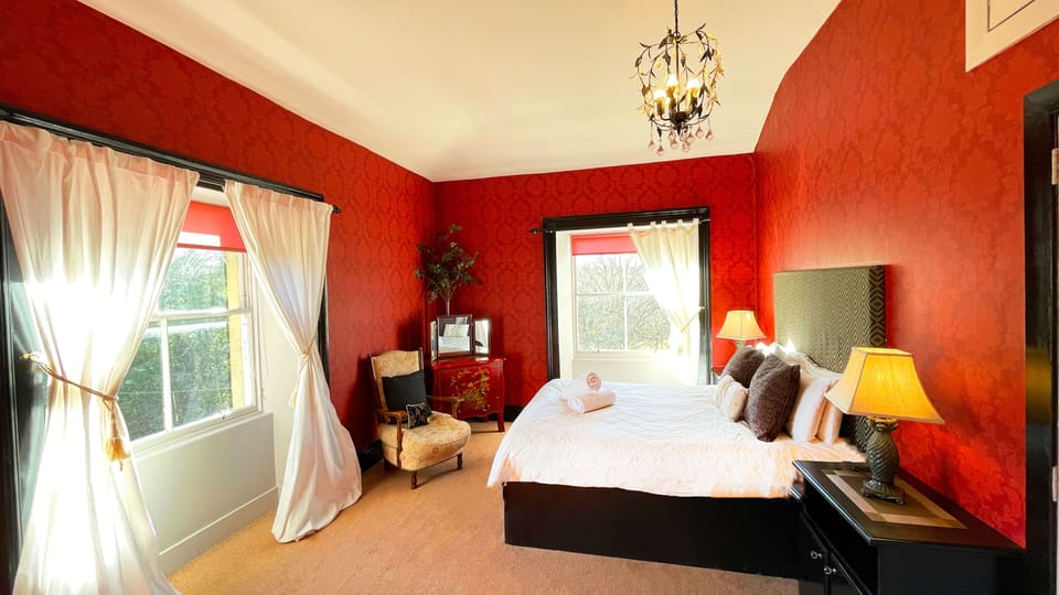 Comfort Room, 1 King Bed, Garden View