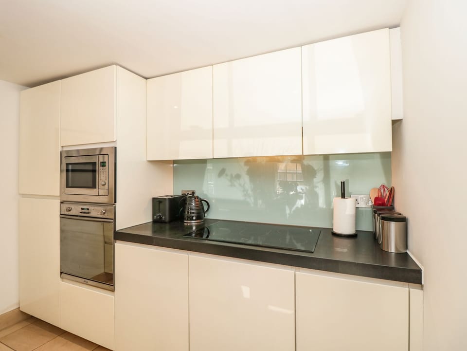 Fridge, dishwasher, electric kettle, toaster