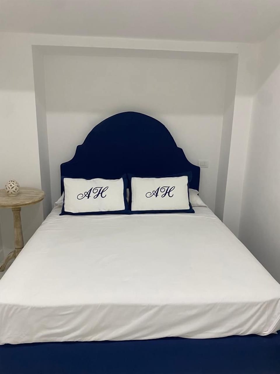 Grand Room, Multiple Beds | Free minibar, individually decorated, individually furnished, desk