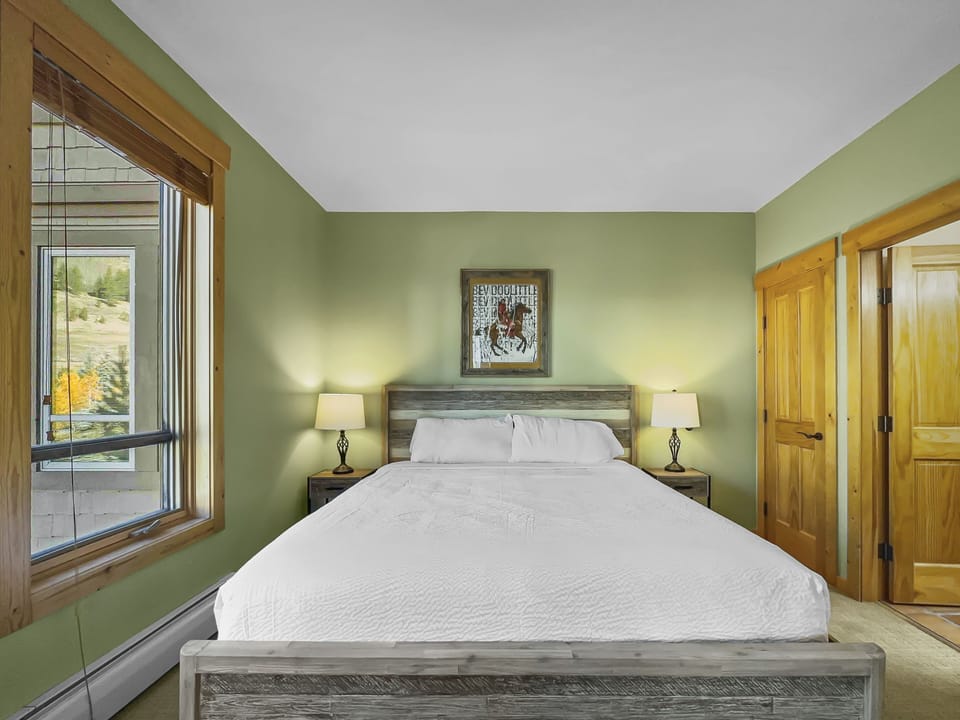 Cozy king bed