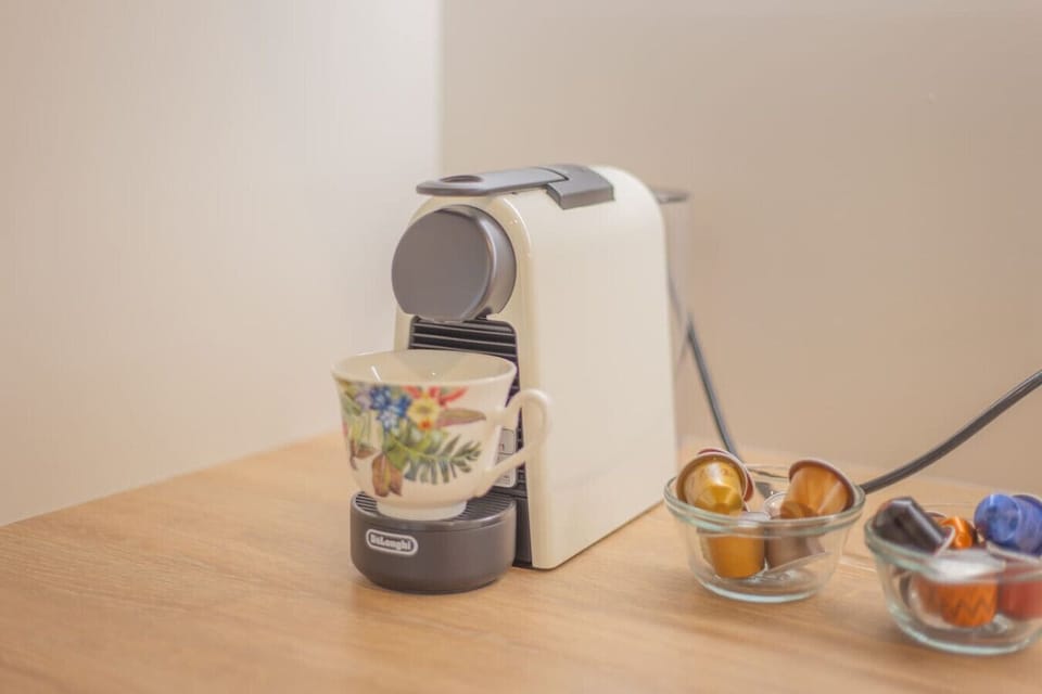 Nespresso coffee maker

雀巢-奈斯派索咖啡机