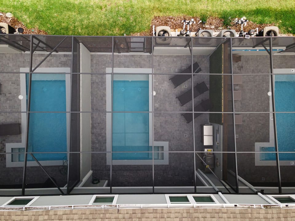 Poolside Paradise: UV-Protected, Bug-Free Retreat.