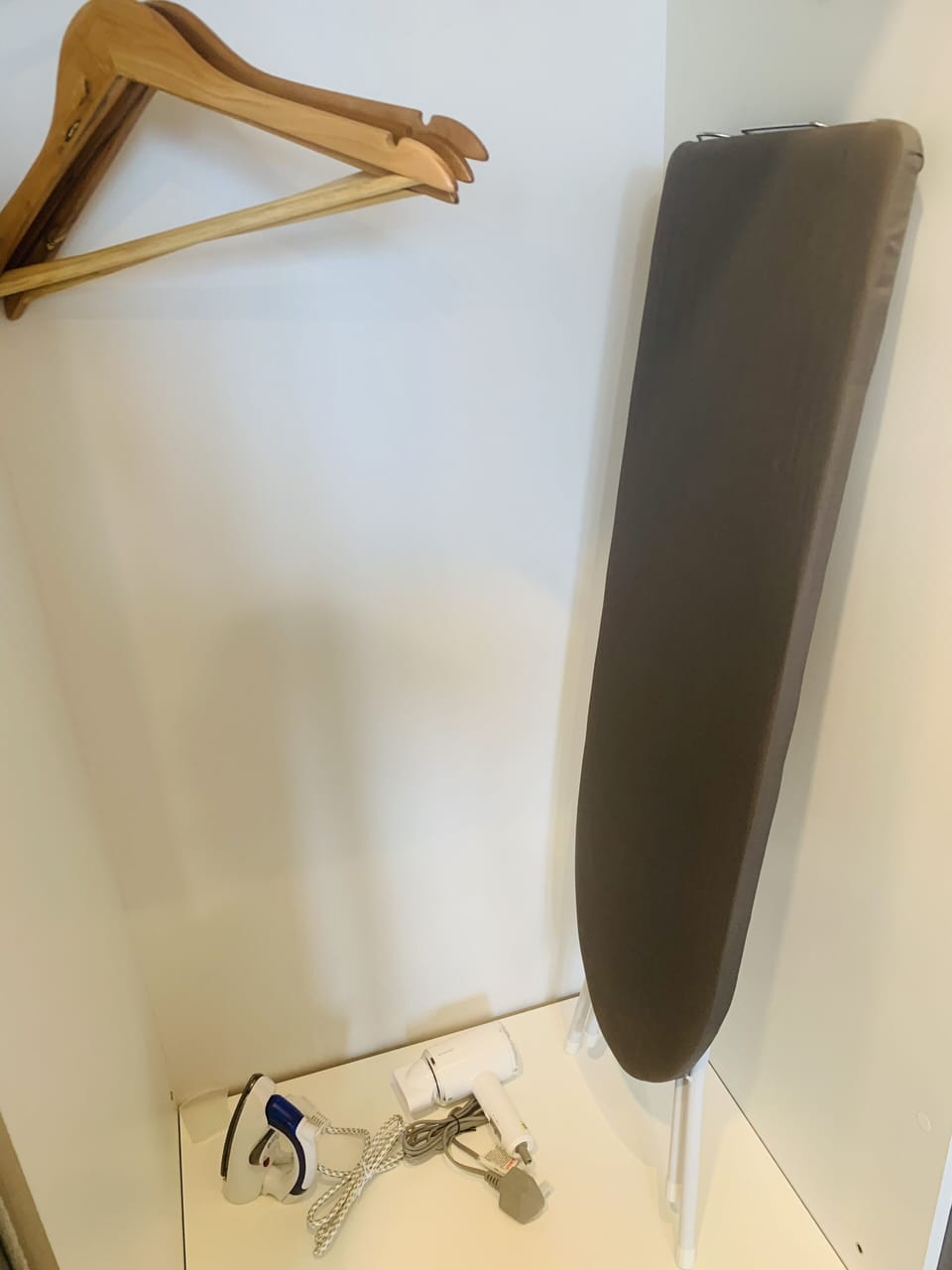 Iron/ironing board