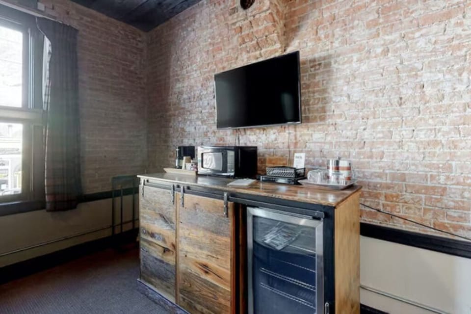 5e89f57e-3050-40b1-ada5-347386961acb