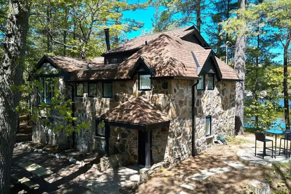 Original Muskokan Stone