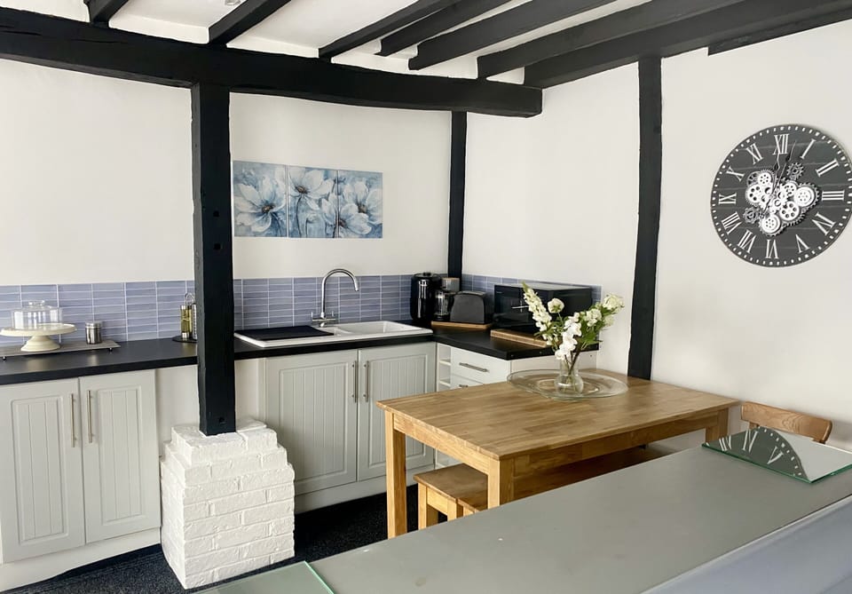 Superior Studio, Private Bathroom (Mulberry) | Private kitchen