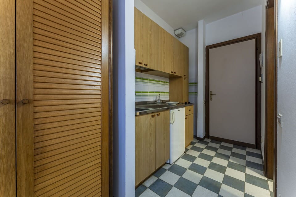 Autumn, Kitchen, Living Room, Spring, Summer