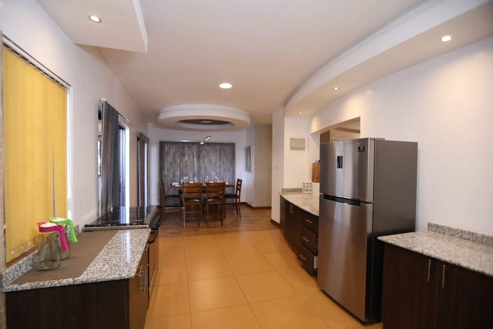 Fridge, coffee/tea maker, electric kettle