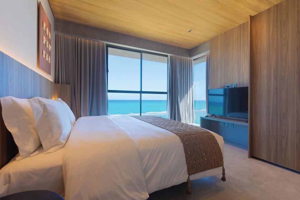 Suite Master Mar | Premium bedding, minibar, in-room safe, laptop workspace