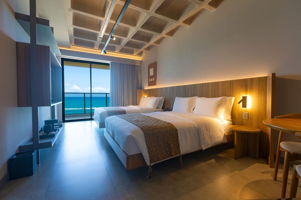 Standard Mar Quádruplo | Premium bedding, minibar, in-room safe, laptop workspace