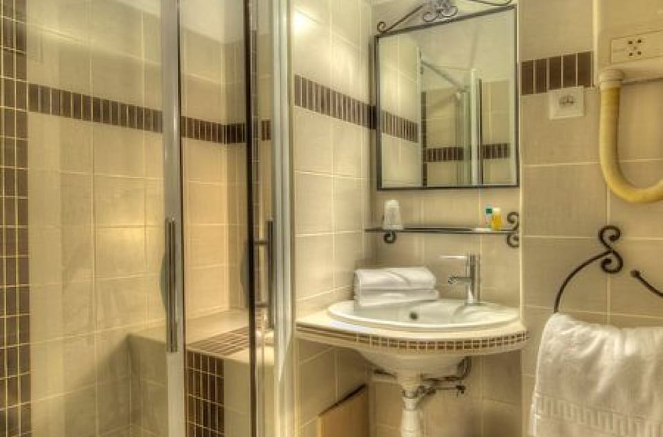 Double or Twin Room | Bathroom | Free toiletries, hair dryer (on request), towels
