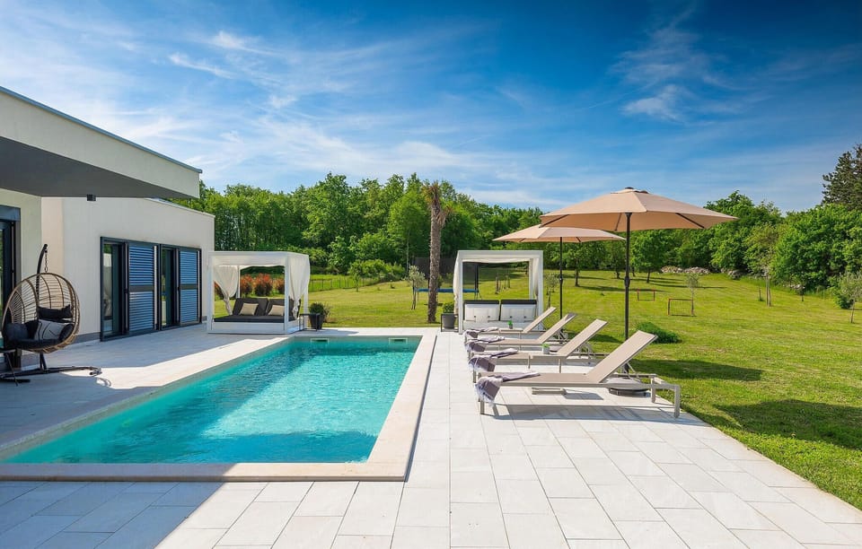 pool