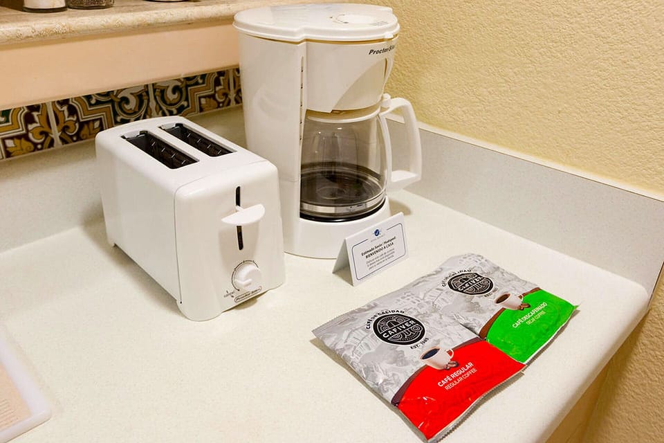 Accessories in the kitchen provided.