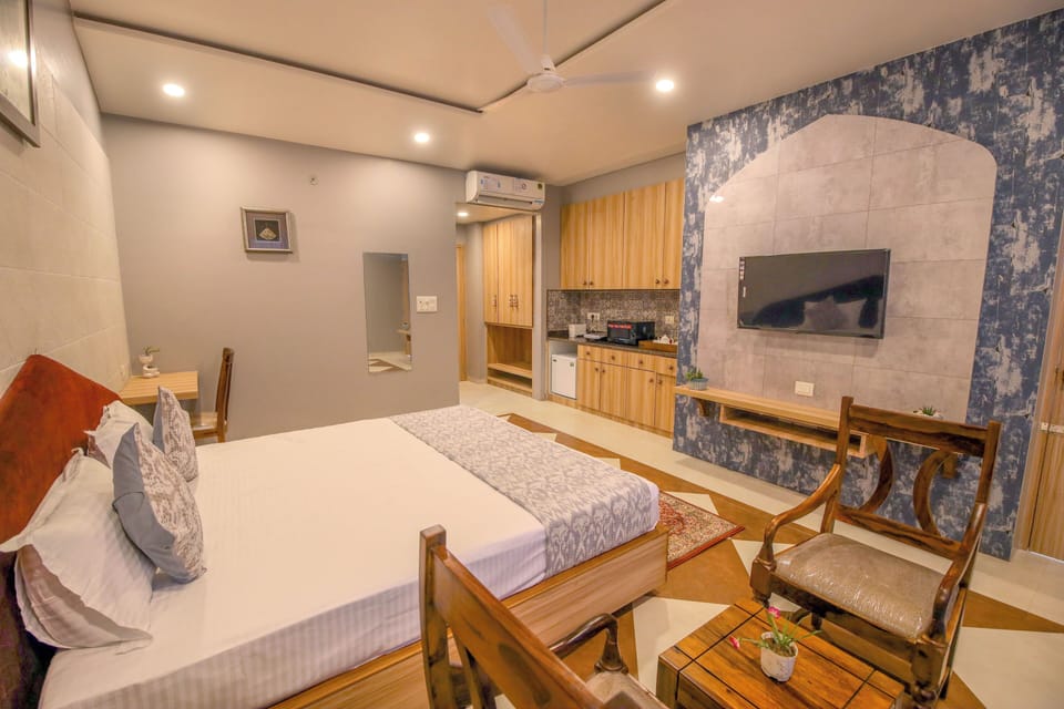 1 bedroom, desk, soundproofing, free WiFi