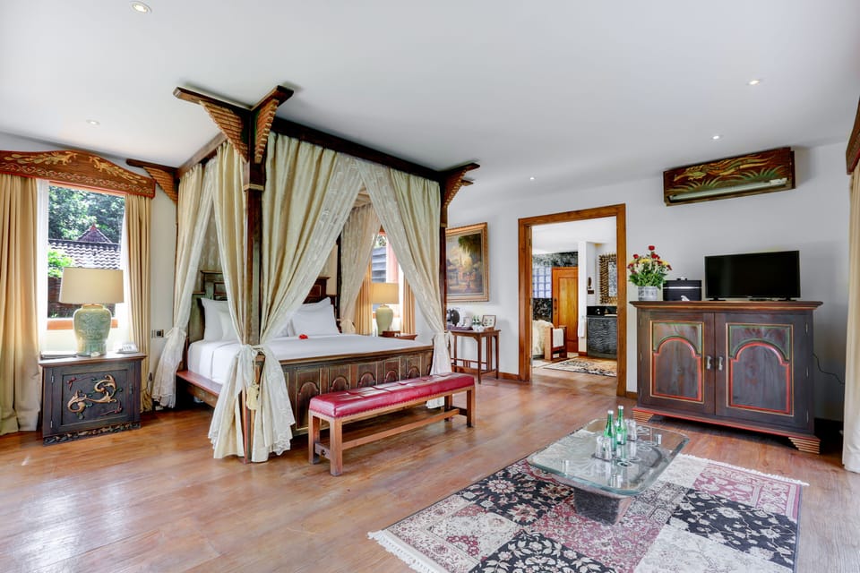 Garuda down room