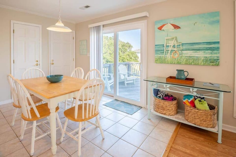 Dining Room Slider Doors to Sun Deck