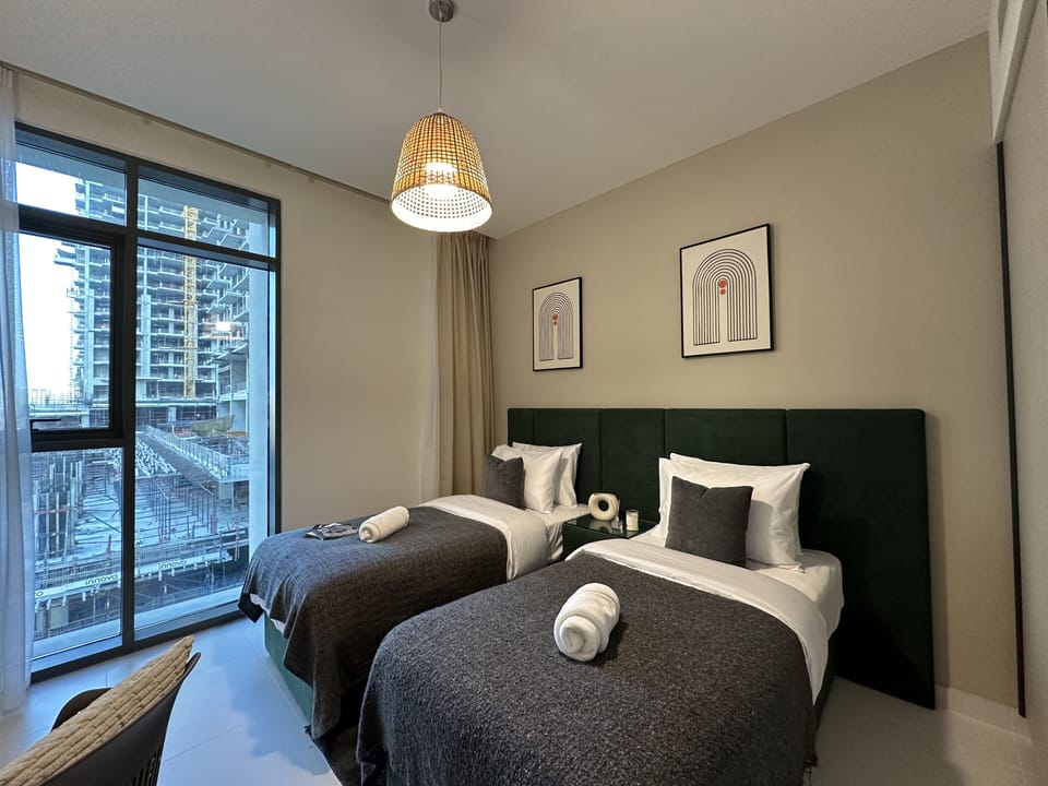 Luxury Apartment | 2 bedrooms, in-room safe, iron/ironing board, free WiFi