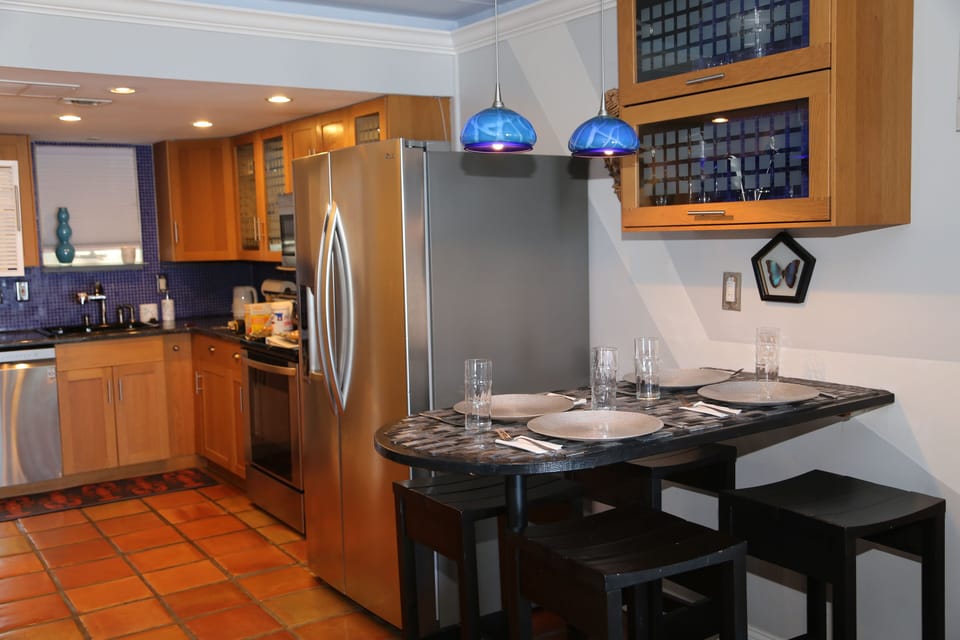 Dining/Kitchen Area
