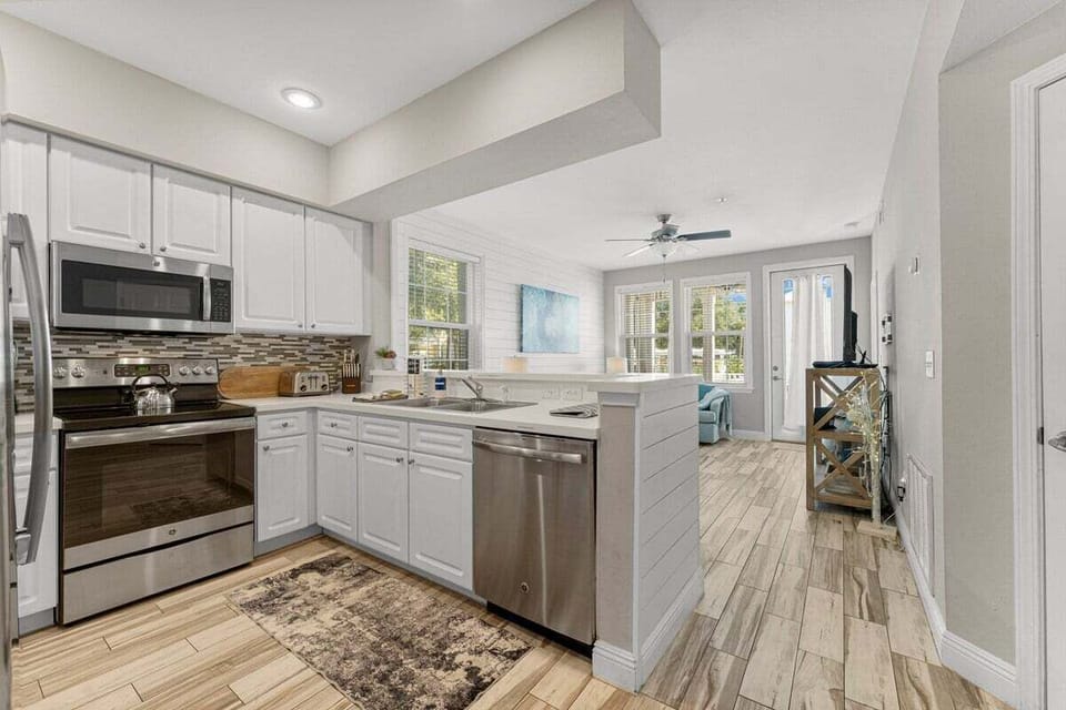 Full kitchen