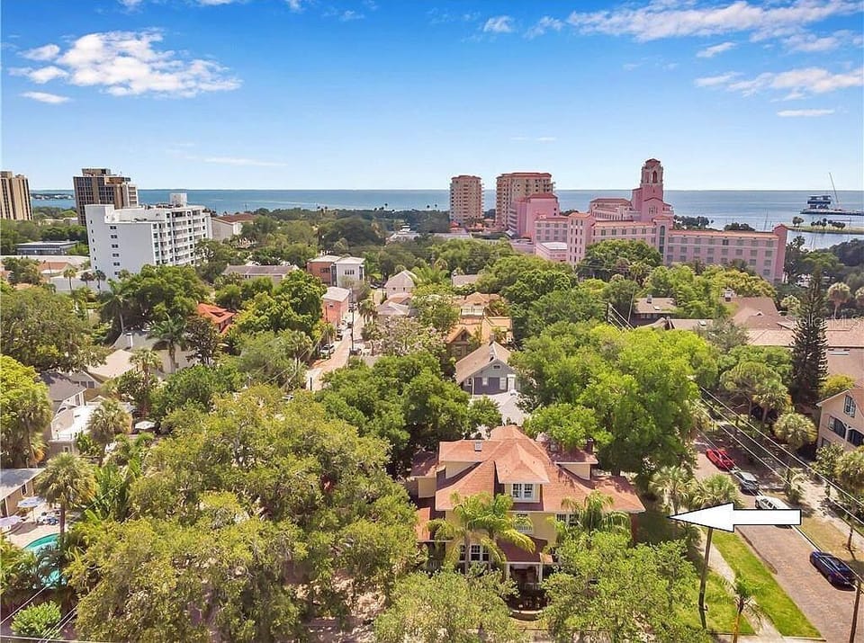 Proximity to Vinoy Park