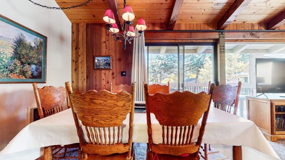 Dining Room, Dining Table, Furniture, Indoors, Table