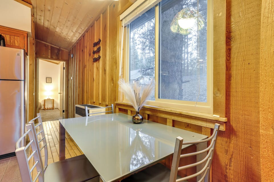 Dining Area | Dining Table | Dishware/Flatware