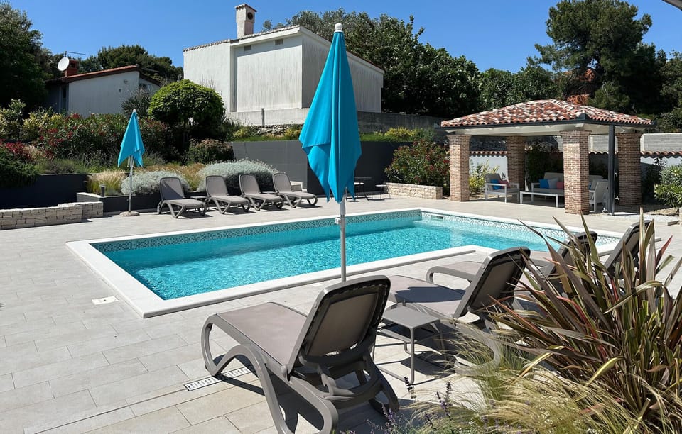 pool