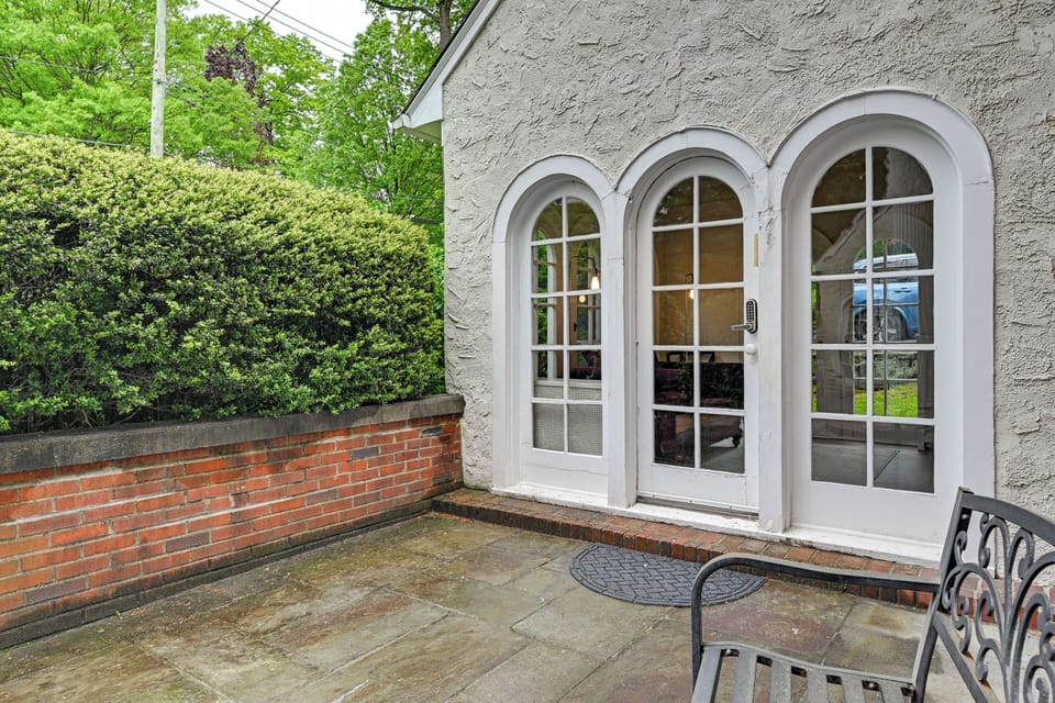 Property Exterior | Single-Story Apartment