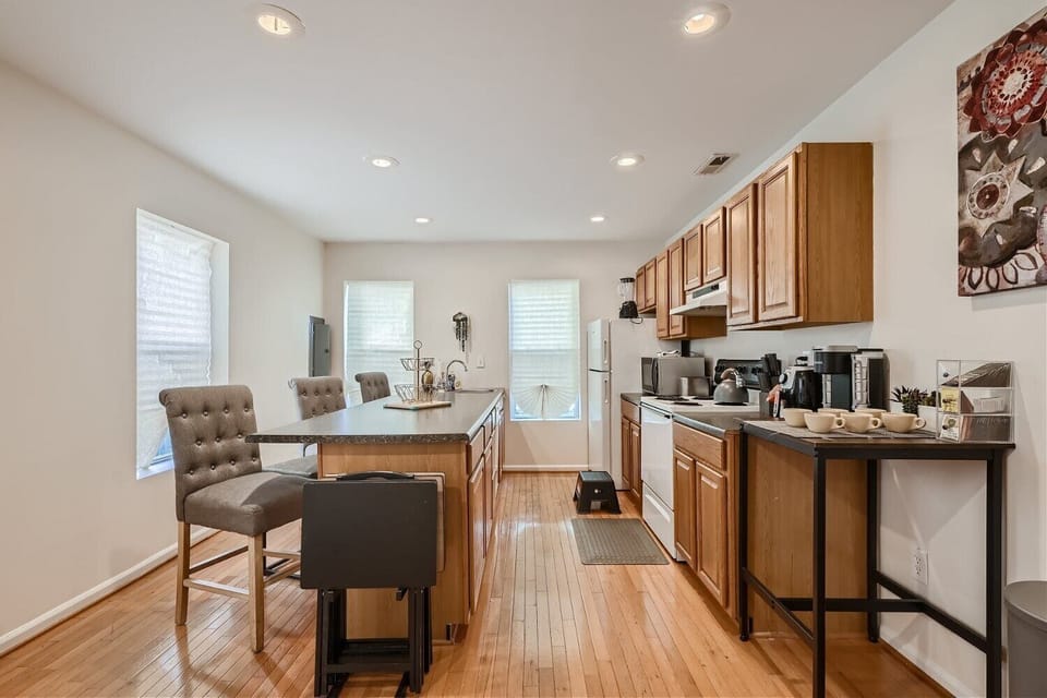 Full Kitchen- Fully equipped