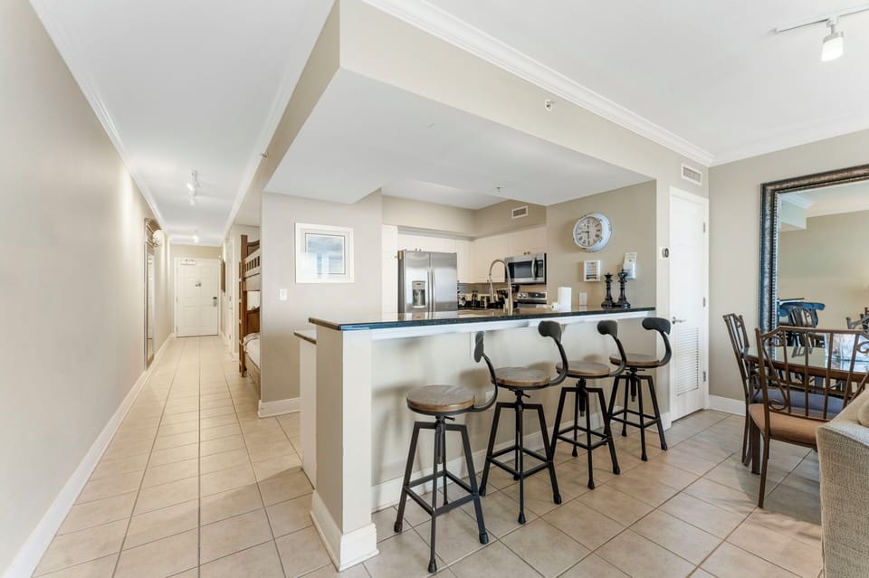 Condo, Multiple Beds, Balcony, Ocean View | Dining