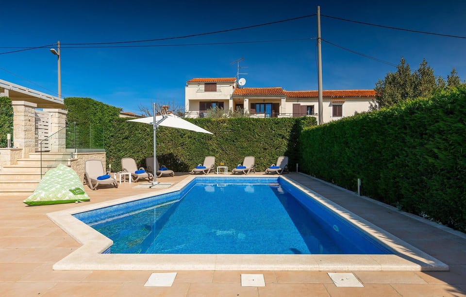 pool