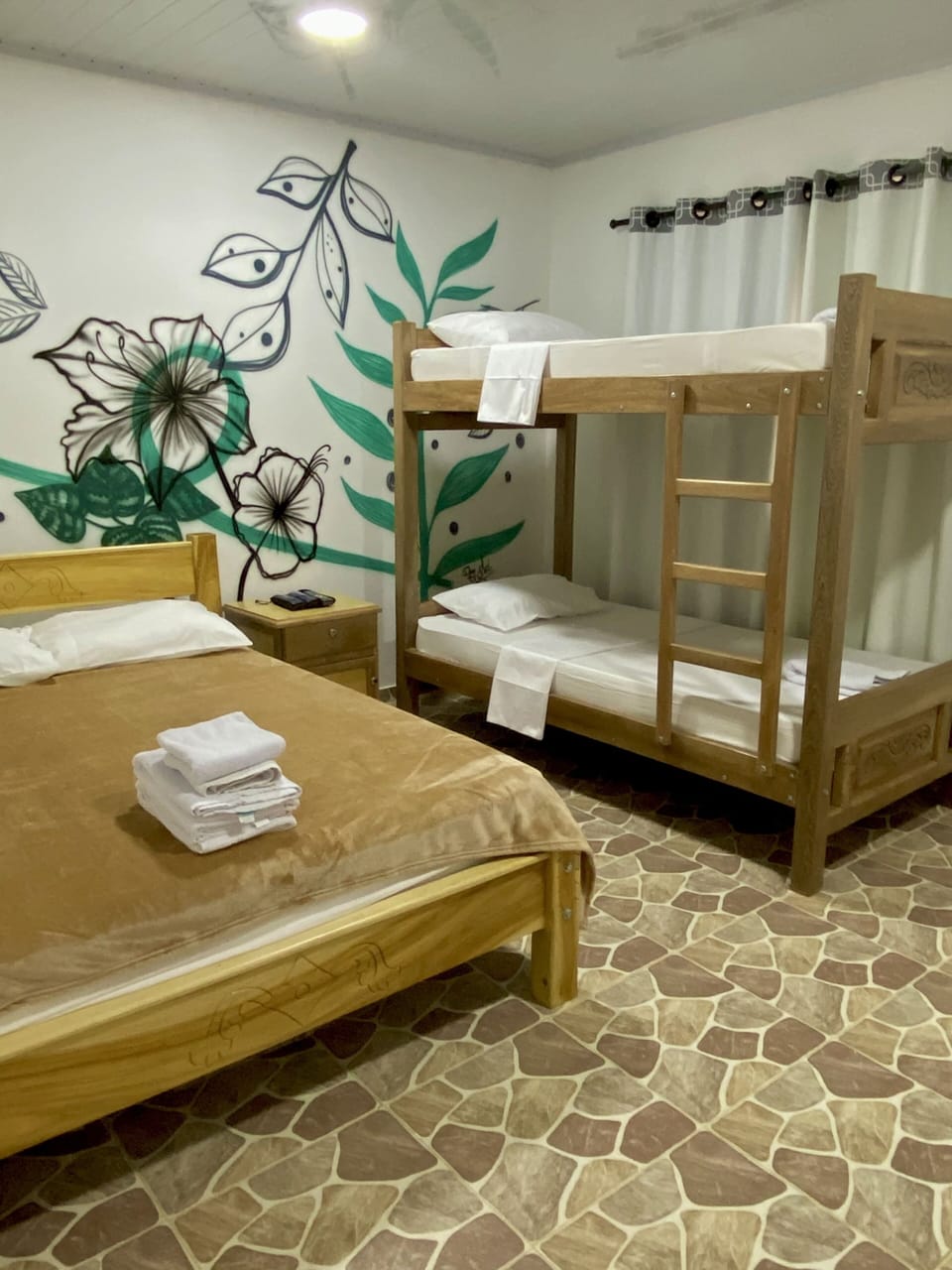 Quadruple Room | WiFi (free), bed sheets