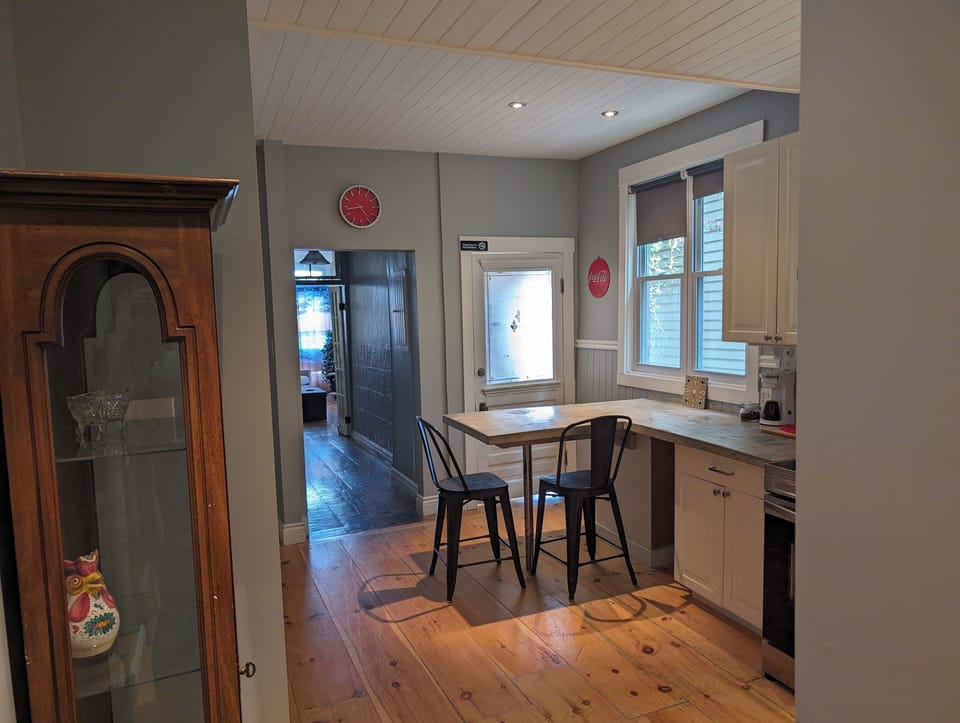 City Apartment, 1 Bedroom, Harbor View | Private kitchen | Fridge, microwave, stovetop, coffee/tea maker