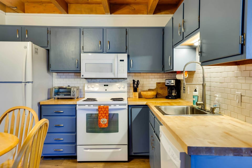 Kitchen | Dishwasher | Drip Coffee Maker | Toaster Oven
