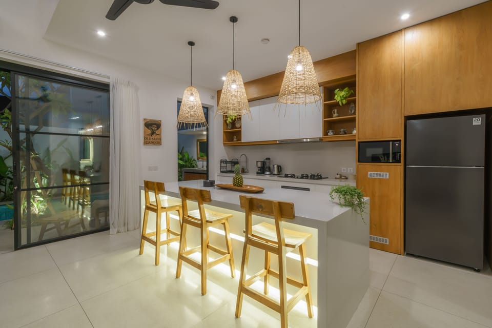 Luxury Villa | Private kitchen | Fridge, microwave, oven, stovetop