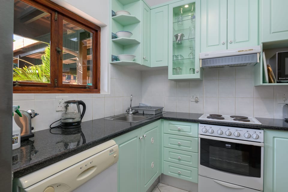 Standard Villa | Private kitchen | Toaster
