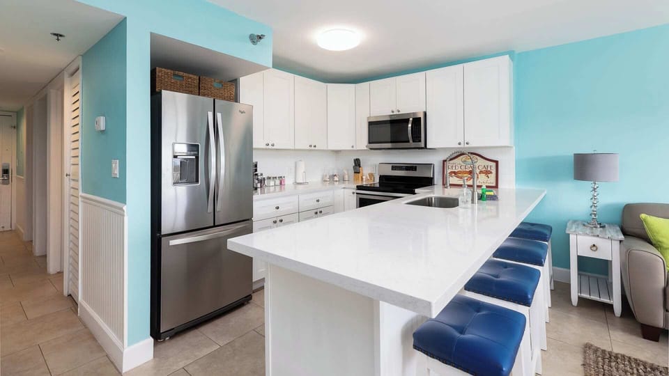Gourgous updated fully equipped kitchen