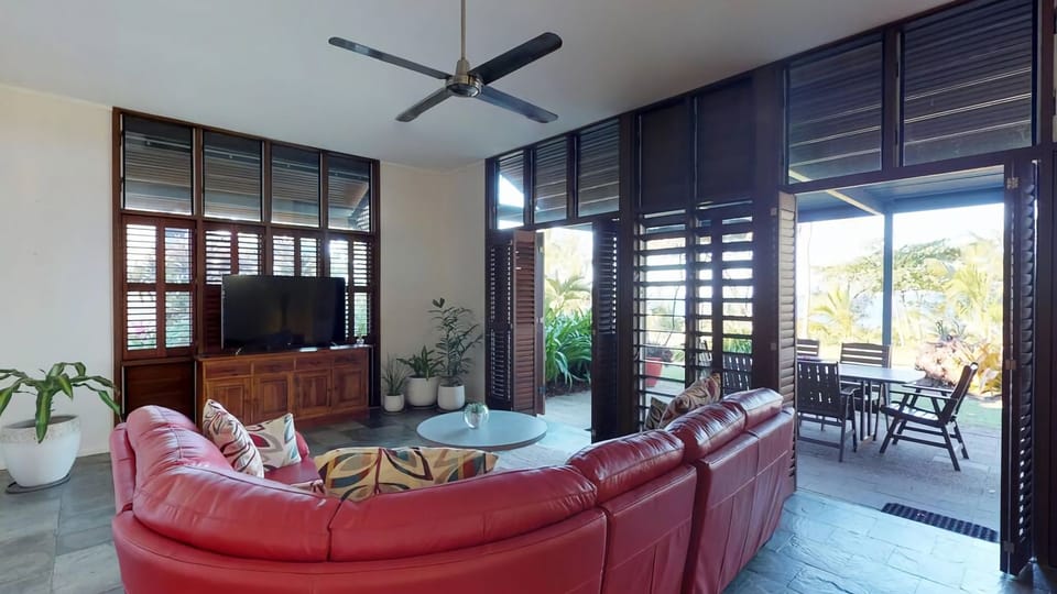 Wongalinga 7 - Lounge Room 