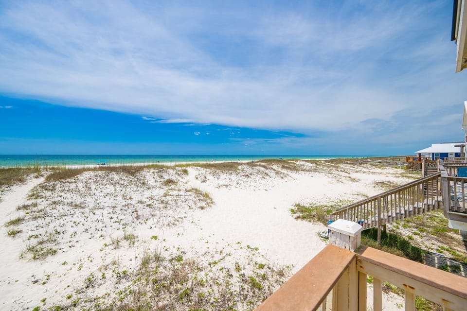 House, 4 Bedrooms | Beach | On the beach