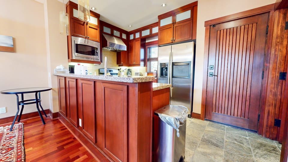 Townhome, 3 Bedrooms | Private kitchen | Coffee/tea maker, fridge, oven, toaster