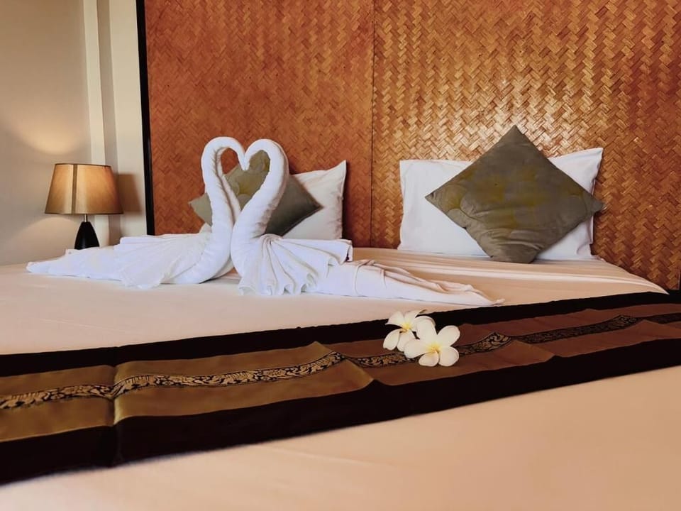 Deluxe Beachfront | Premium bedding, minibar (free items), in-room safe, soundproofing