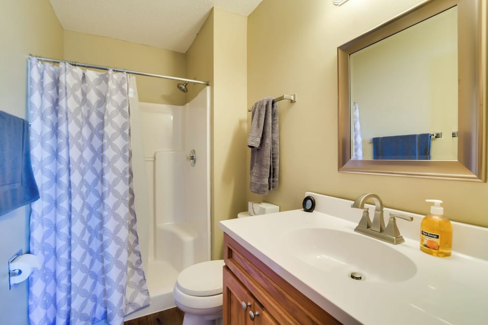 5 Mi to Dtwn: Pet-friendly 'wheatland Twin' Home! Cottage in Fargo