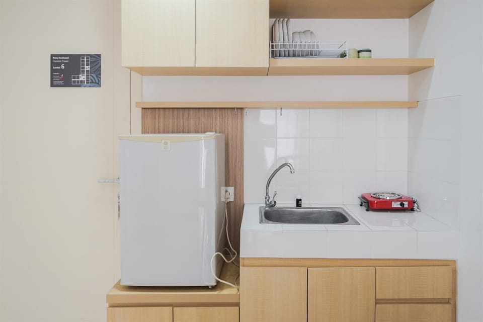 Apartment | Private kitchen | Full-size fridge, stovetop